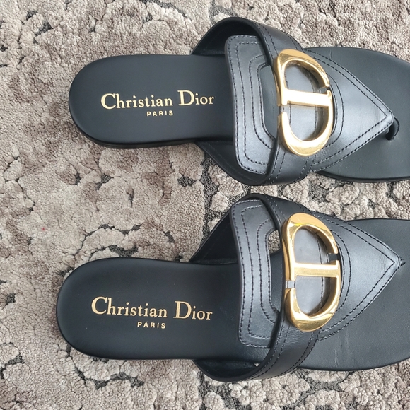 Christian Dior Montaigne CD Logo Flat Leather Thong Sandals 35.5 - Picture 4 of 8